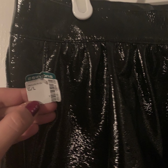 NWT Vero moda patent leather skirt with pockets - Picture 3 of 5